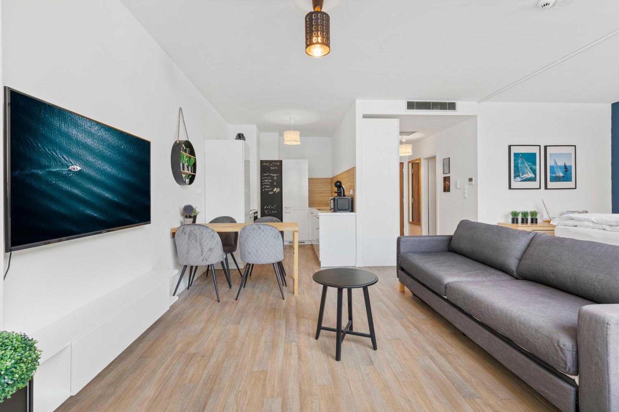 Lam Yacht Club - Terrace 10M2 Lejlighed Bratislava Eksteriør billede