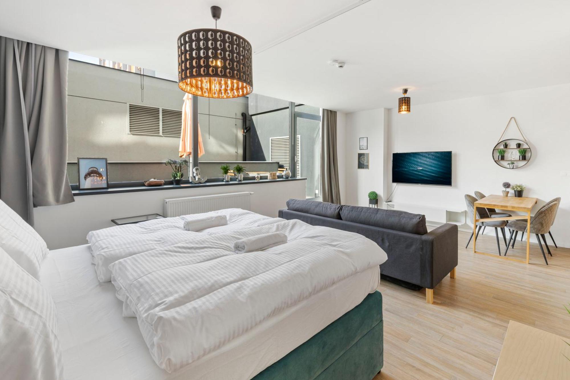 Lam Yacht Club - Terrace 10M2 Lejlighed Bratislava Eksteriør billede