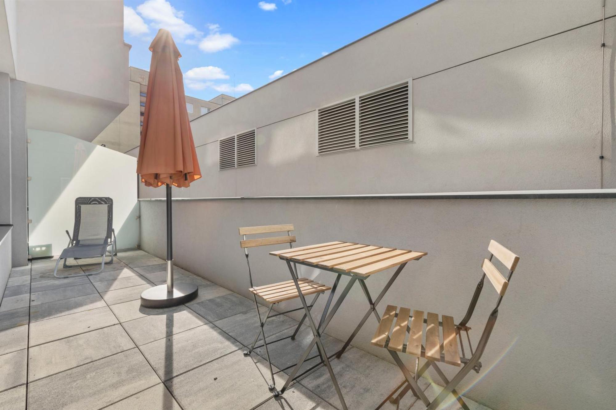Lam Yacht Club - Terrace 10M2 Lejlighed Bratislava Eksteriør billede