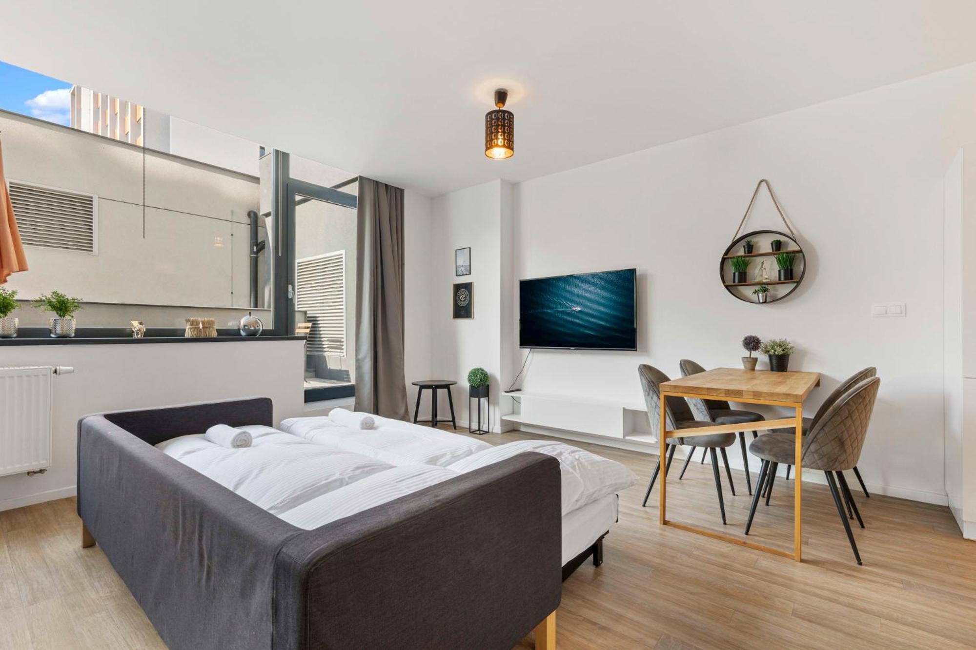 Lam Yacht Club - Terrace 10M2 Lejlighed Bratislava Eksteriør billede